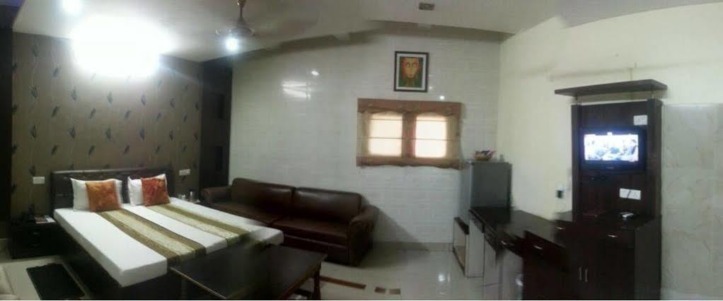 Hotel Ng Paradise Jagādhri Extérieur photo